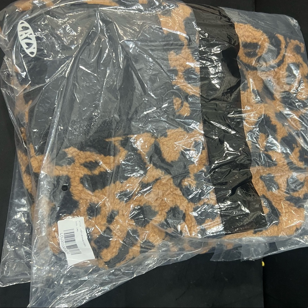 Lazy Oaf. L. Leopard - Picture 11 of 14
